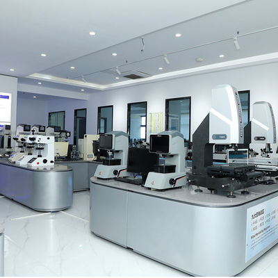 Cyfrowy twardościomierz Rockwella z kolorowym ekranem dotykowym DigiRock DR4